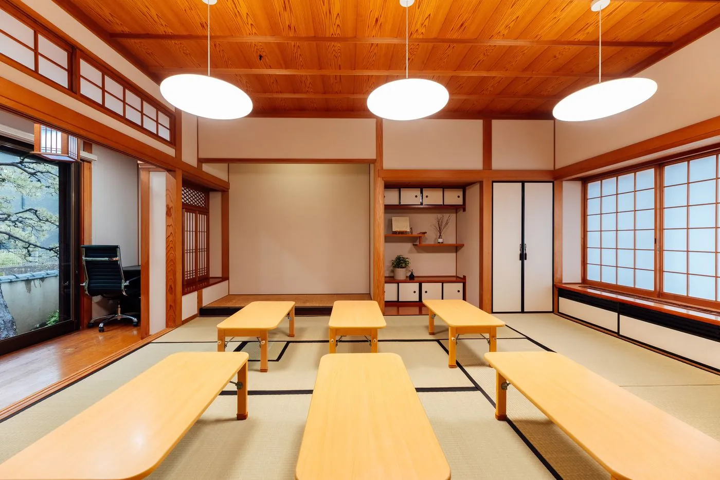広い畳の学び場